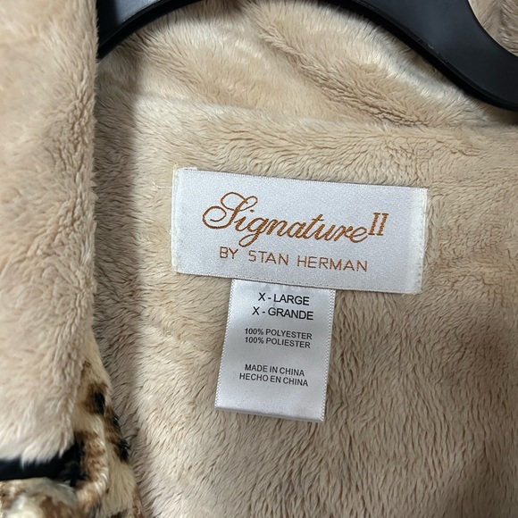 🦋Signature II by Stan Herman  Cheetah Print Bed Jacket - Picture 5 of 5
